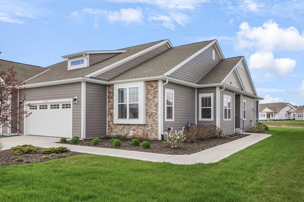Photo of W253N6621 Aspen LANE, Sussex, WI 53089 (MLS # 1959991)