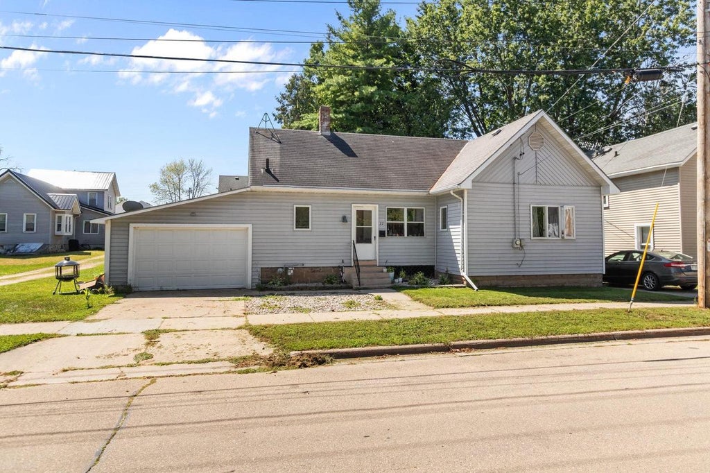 Photo of 22 E 12th STREET, Clintonville, WI 54929 (MLS # 50331849)