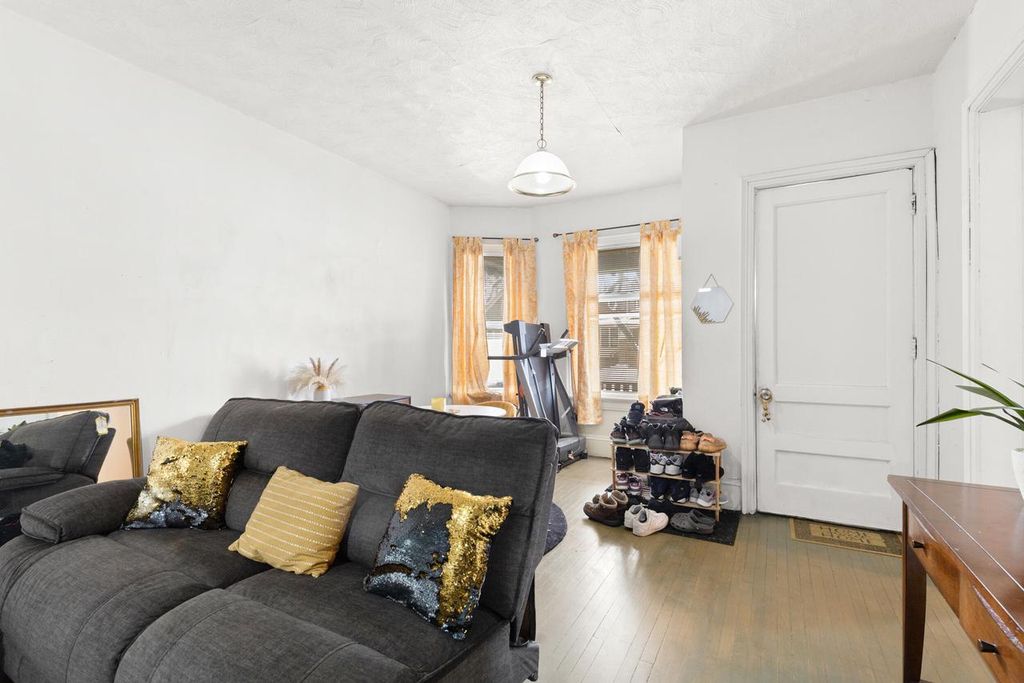 Photo of 3058 N Richards STREET, Milwaukee, WI 53212 (MLS # 1943264)