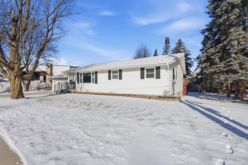Photo of 441 E Rhine STREET, Elkhart Lake, WI 53020 (MLS # 1948581)