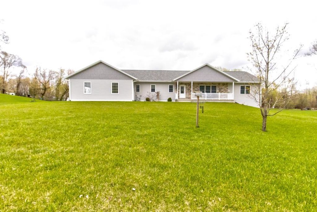 Photo of 150 Kenyon ST, Pound, WI 54161 (MLS # 50324973)