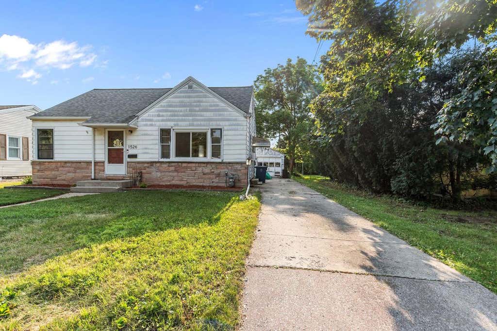 Photo of 1526 Rugby STREET, Oshkosh, WI 54901 (MLS # 50330408)