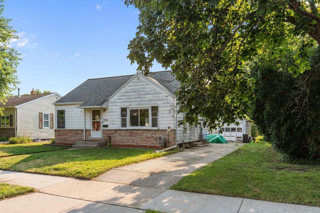 Photo of 1526 Rugby STREET, Oshkosh, WI 54901 (MLS # 50330408)