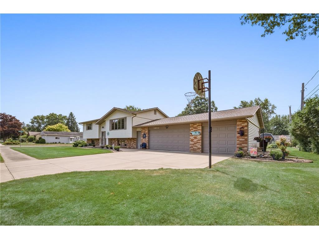 Photo of 1401 Dover STREET, Chippewa Falls, WI 54729 (MLS # 7133332)