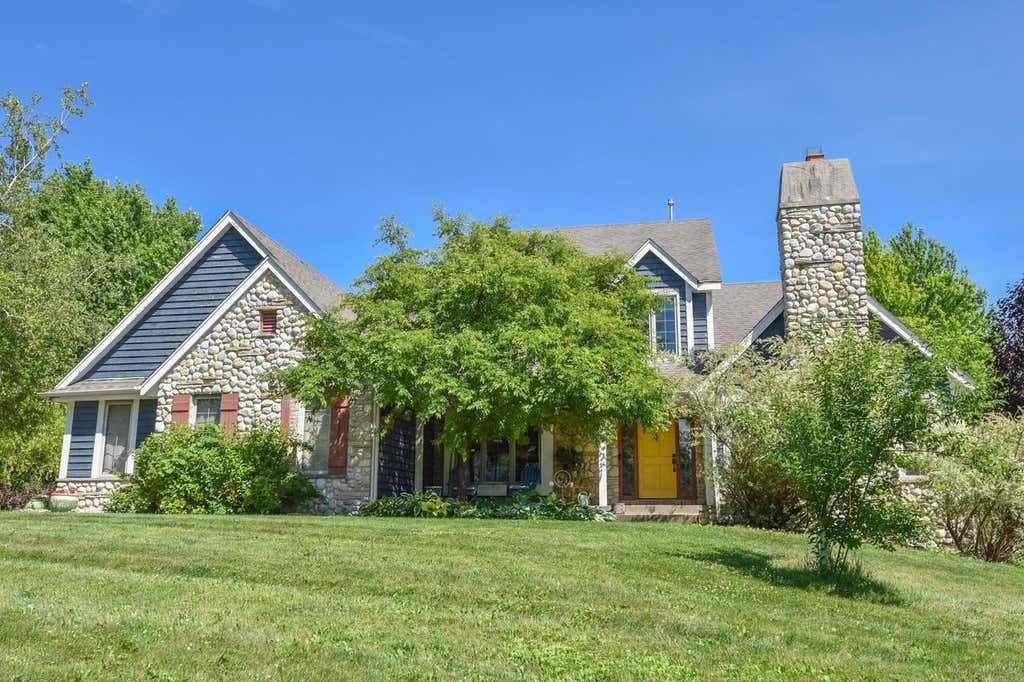 Photo of N53W27805 Bantry ROAD, Lisbon, WI 53089 (MLS # 1971048)