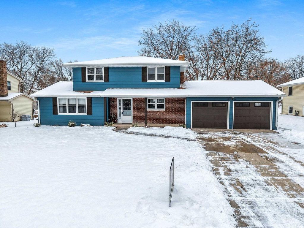 Photo of 544 Somerset DRIVE, Green Bay, WI 54301 (MLS # 50318871)