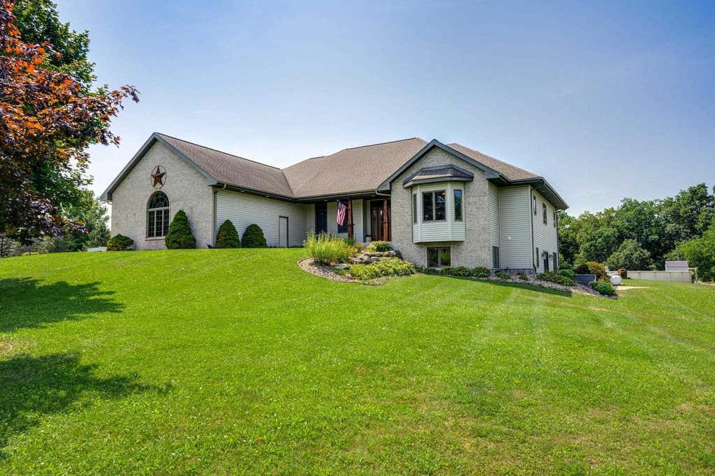 Photo of 1825 Bringold DRIVE, Verona, WI 53593 (MLS # 2030479)