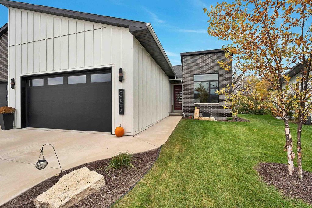 Photo of 359 Aldon CIRCLE, Green Bay, WI 54304 (MLS # 50317801)