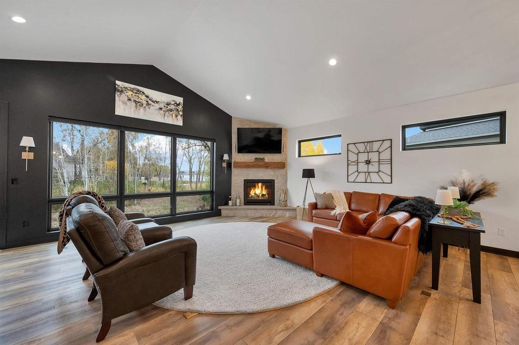 Photo of 359 Aldon CIRCLE, Green Bay, WI 54304 (MLS # 50317801)