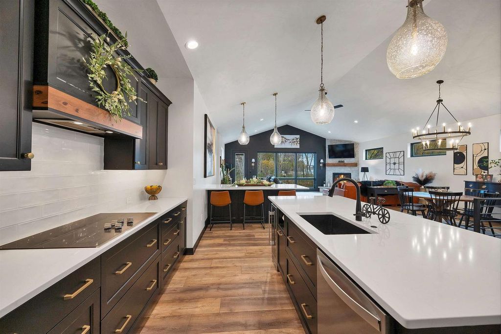 Photo of 359 Aldon CIRCLE, Green Bay, WI 54304 (MLS # 50317801)