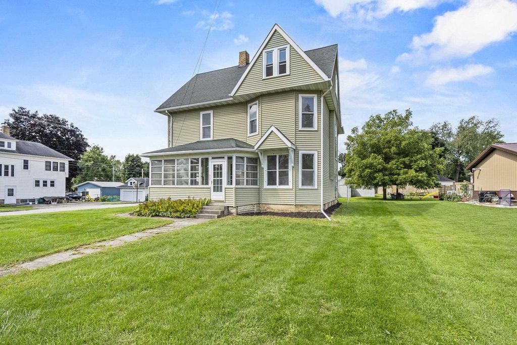 Photo of 111 N Margaret STREET, Markesan, WI 53946 (MLS # 50316186)