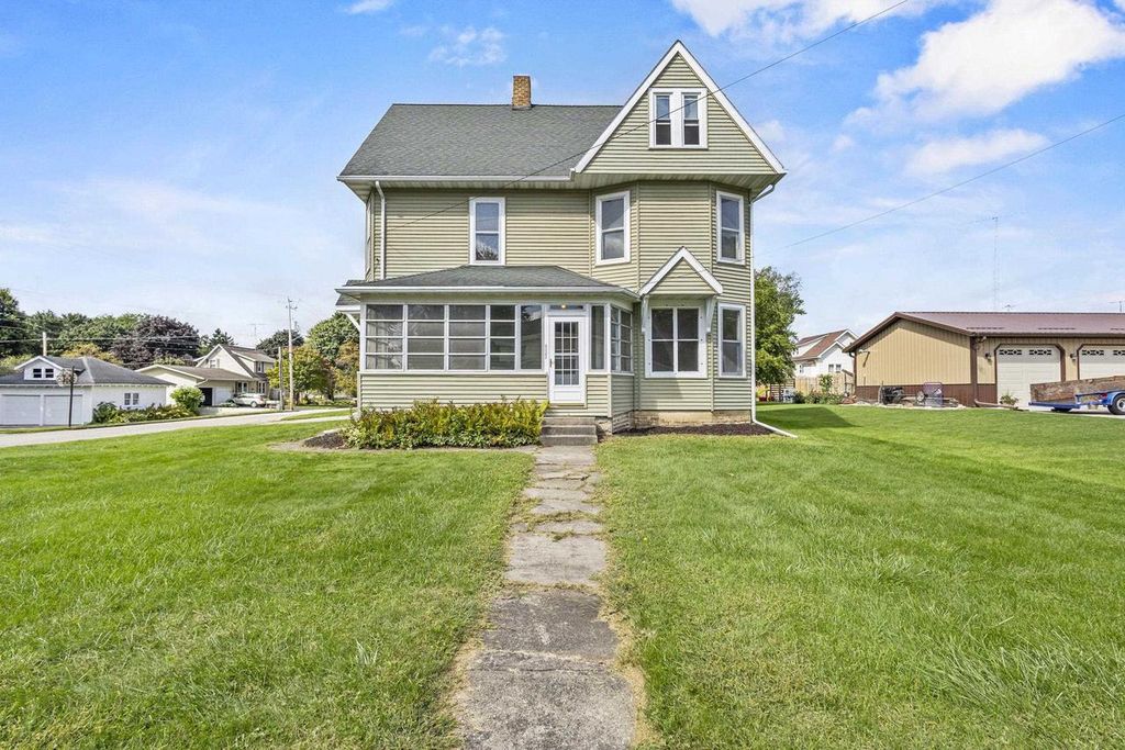 Photo of 111 N Margaret STREET, Markesan, WI 53946 (MLS # 50316186)