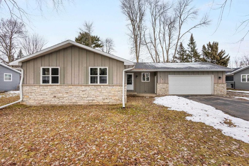 Photo of 439 Monroe STREET, Oconto, WI 54153 (MLS # 50319982)