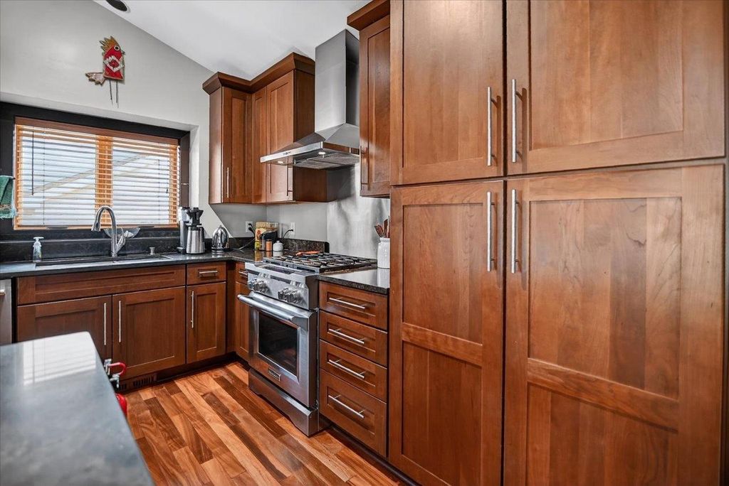 Photo of 5 Autumnwood CIRCLE, Madison, WI 53719 (MLS # 2016692)