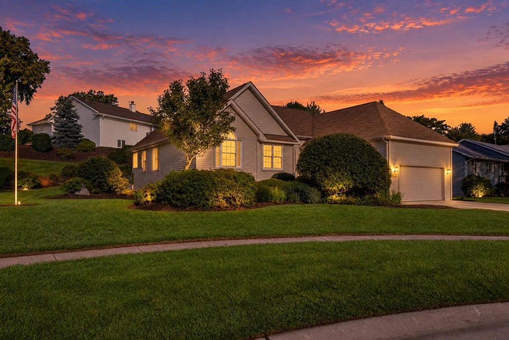 Photo of 809 Tuckaway COURT, Twin Lakes, WI 53181 (MLS # 1978945)