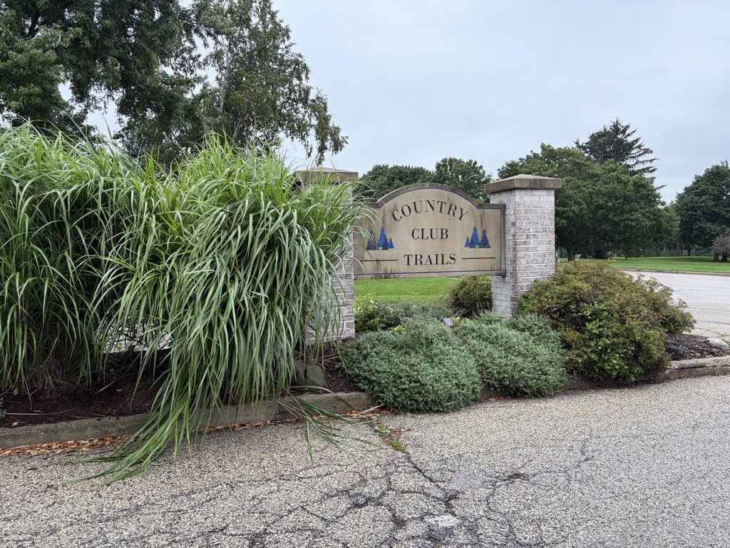 Photo of 809 Tuckaway COURT, Twin Lakes, WI 53181 (MLS # 1978945)