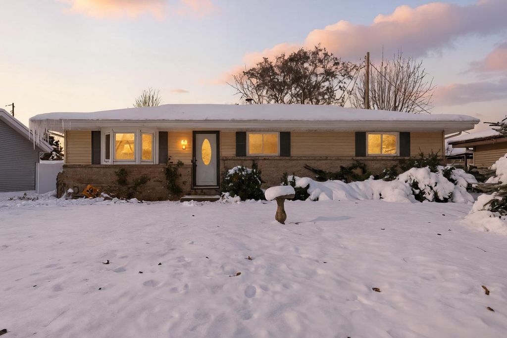 Photo of 4339 S 49th STREET, Greenfield, WI 53220 (MLS # 1944574)