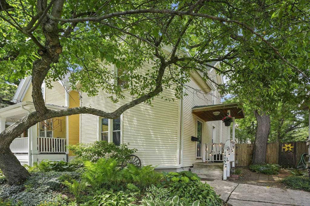 Photo of 1406 Jenifer STREET, Madison, WI 53703 (MLS # 2024525)