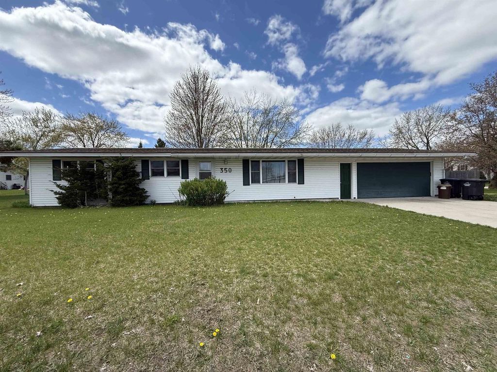 Photo of 350 Kleeman COURT, Shawano, WI 54166 (MLS # 50324958)