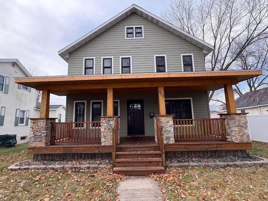 Photo of 863 N Michigan STREET, Prairie Du Chien, WI 53821 (MLS # 2012914)