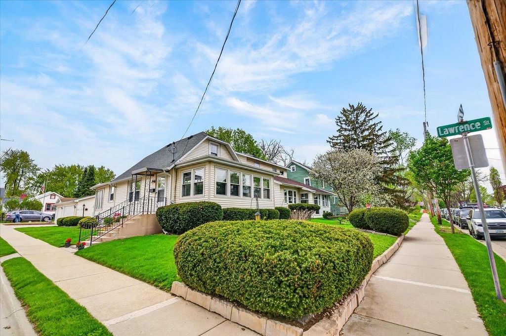Photo of 1104 Lawrence STREET, Madison, WI 53715 (MLS # 2020736)