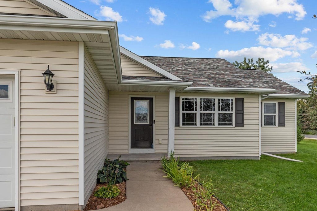 Photo of W6098 Sherwood Point DRIVE, Greenville, WI 54942 (MLS # 50333061)