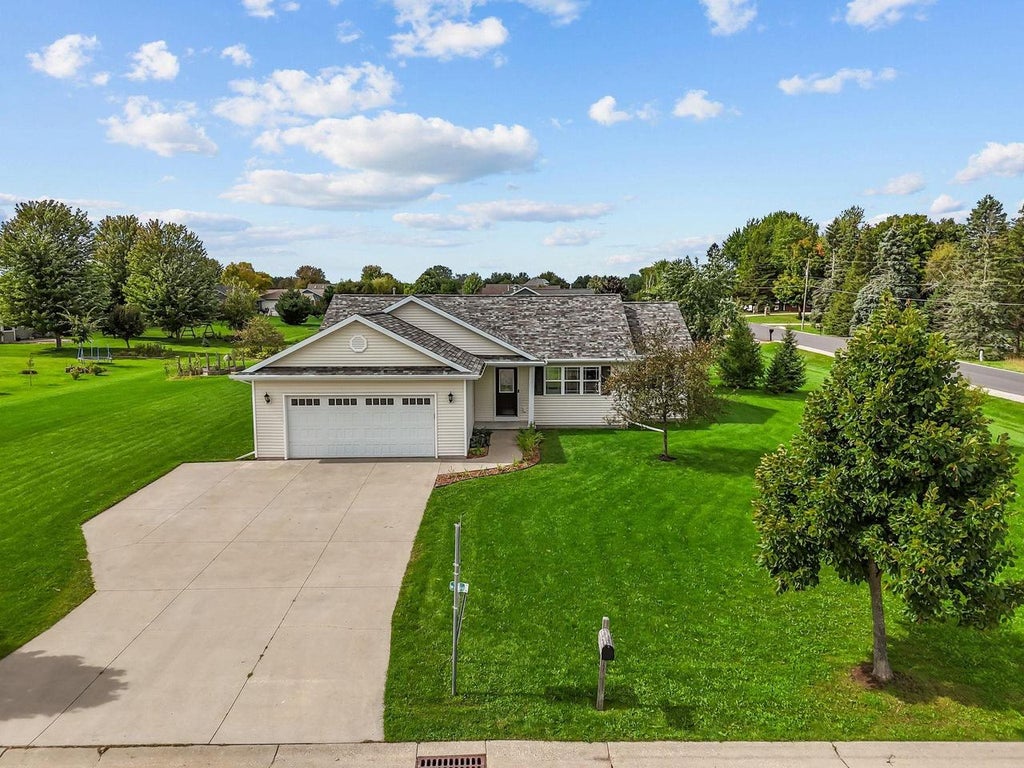 Photo of W6098 Sherwood Point DRIVE, Greenville, WI 54942 (MLS # 50333061)