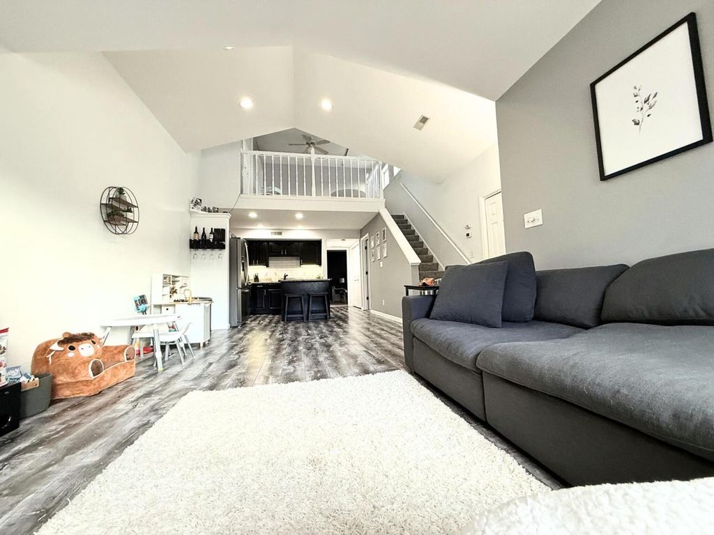 Photo of N17W26873 E Fieldhack DRIVE #G, Pewaukee, WI 53072 (MLS # 1969394)