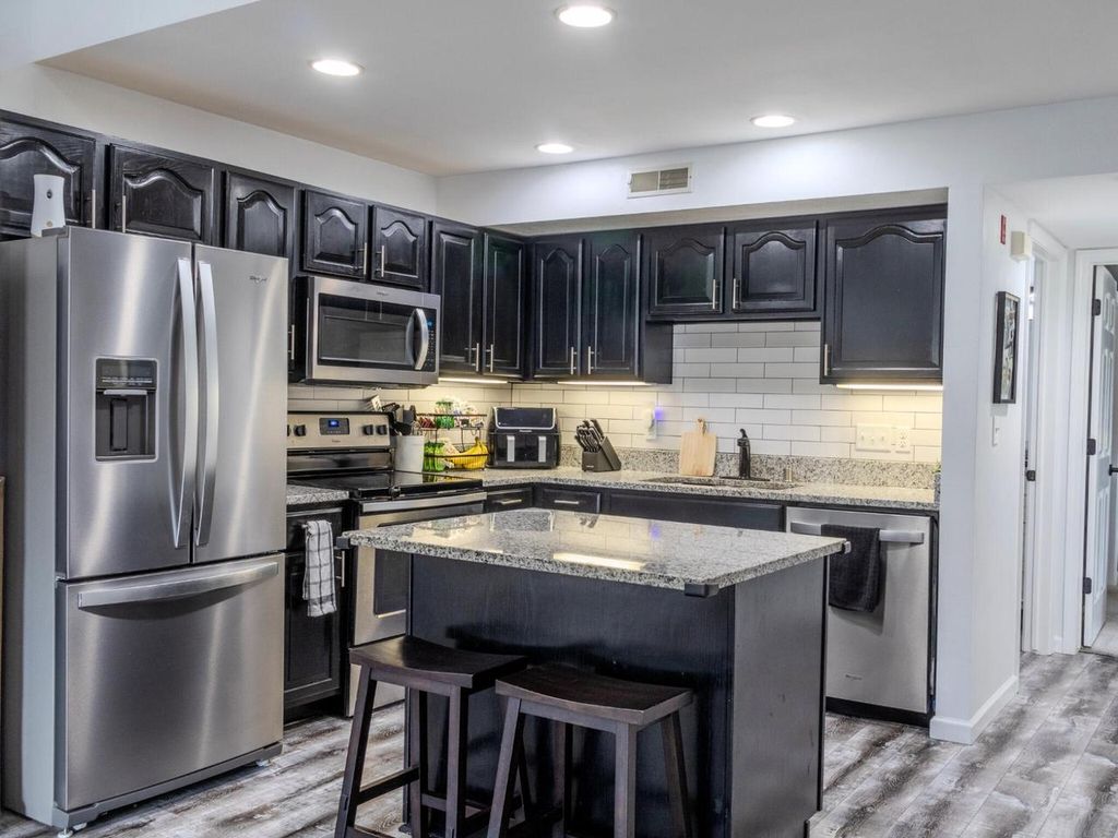 Photo of N17W26873 E Fieldhack DRIVE #G, Pewaukee, WI 53072 (MLS # 1969394)