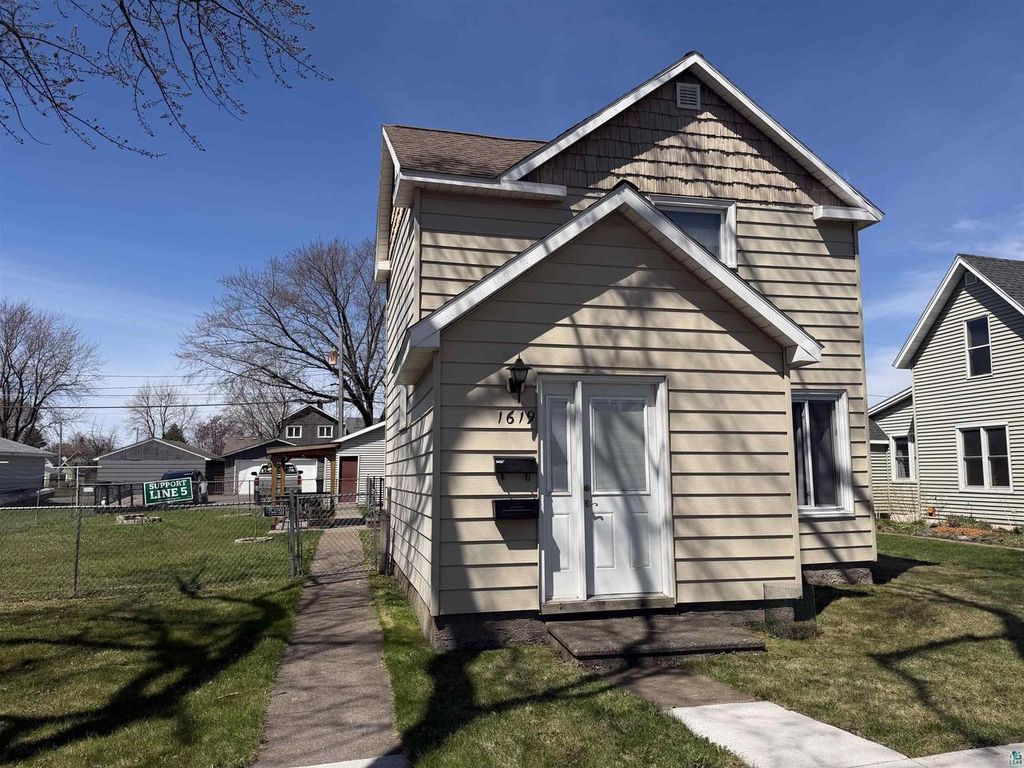 Photo of 1619 Susquehanna AVENUE, Superior, WI 54880 (MLS # 6125137)