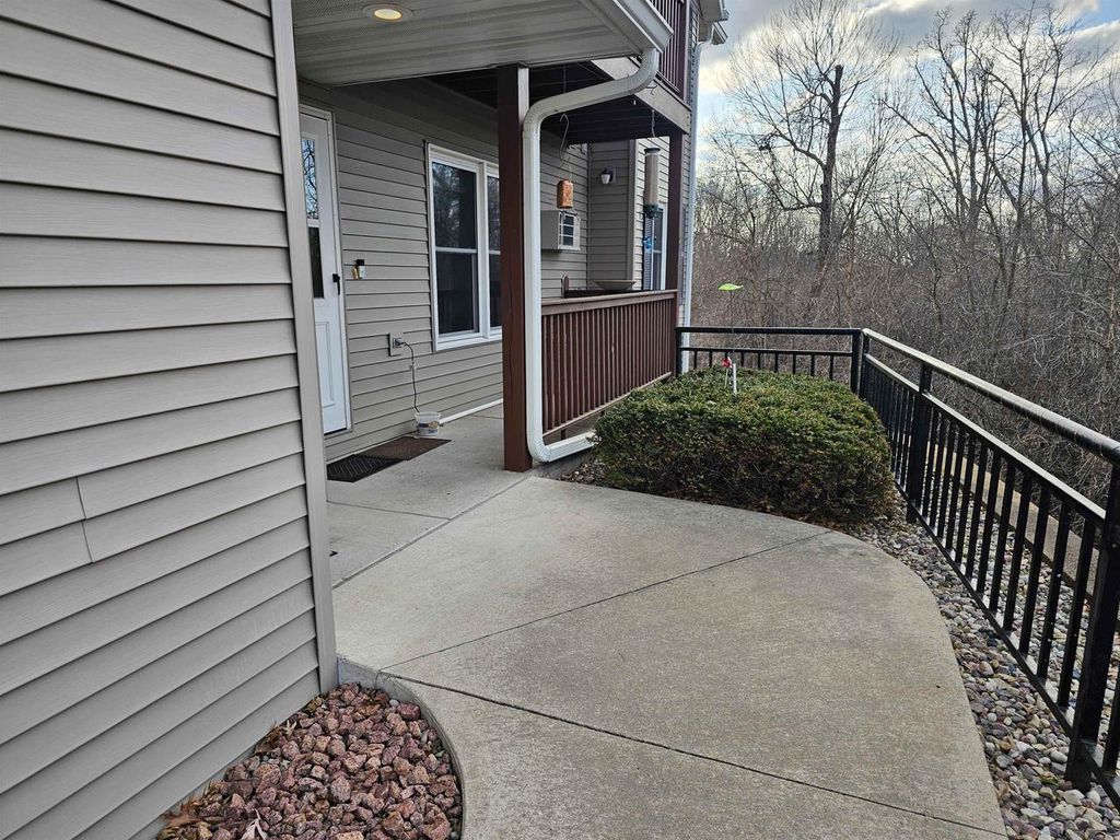 Photo of 231 Country Side COURT, Waupaca, WI 54981 (MLS # 50323590)