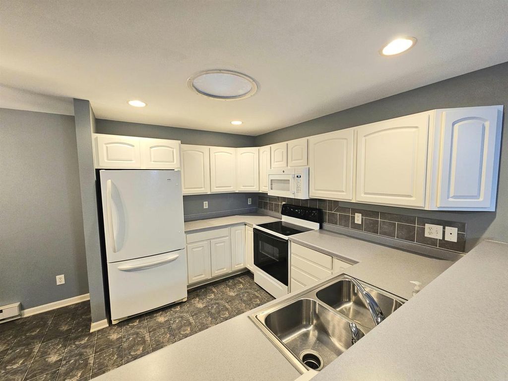 Photo of 231 Country Side COURT, Waupaca, WI 54981 (MLS # 50323590)