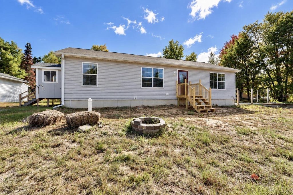 Photo of N17080 US Highway 141, Pembine, WI 54156 (MLS # 50333305)