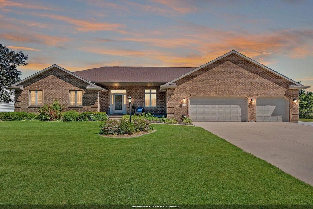 Photo of 2562 Rebecca Ann DRIVE, New Franken, WI 54229 (MLS # 50327647)