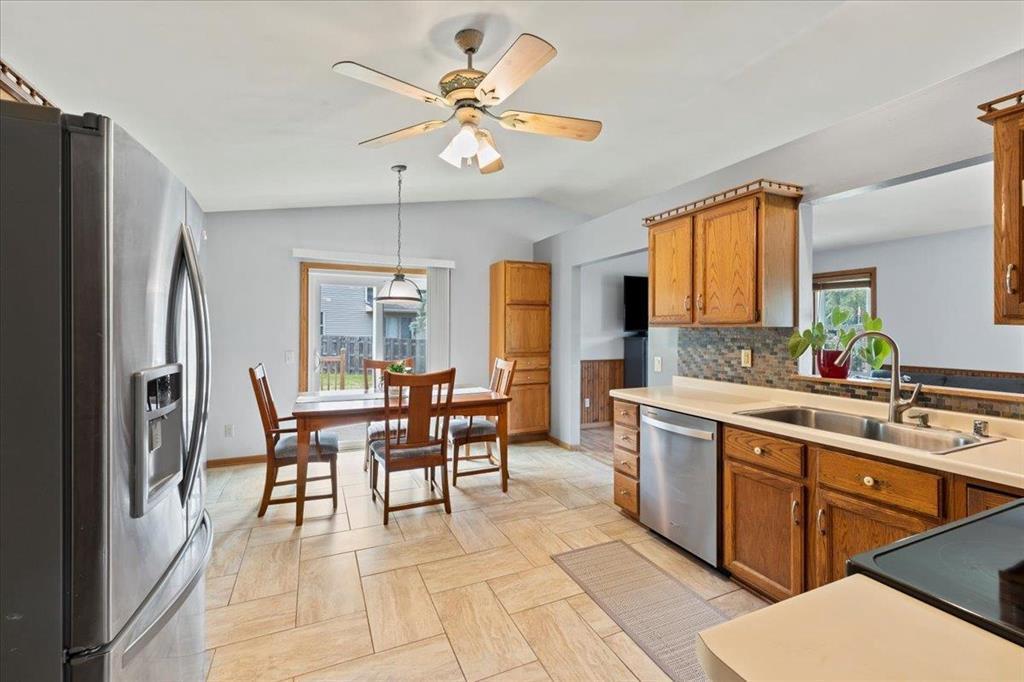 Photo of 381 Cherry Wood DRIVE, Oregon, WI 53575 (MLS # 2033003)