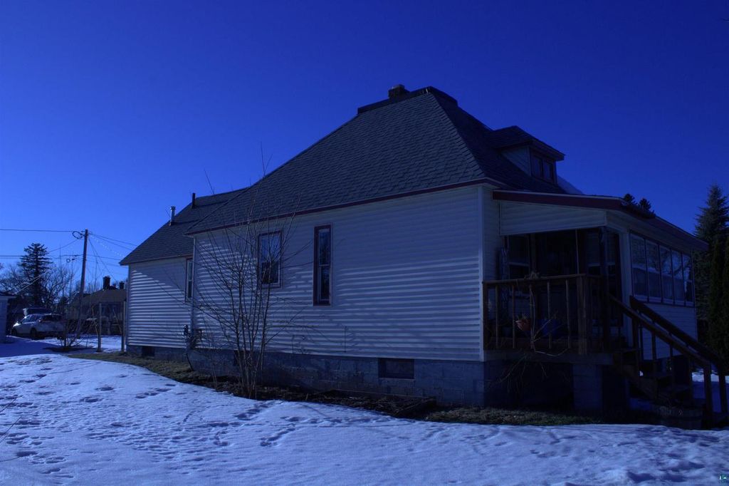 Photo of 713 7th Ave E, Ashland, WI 54806 (MLS # 6123701)