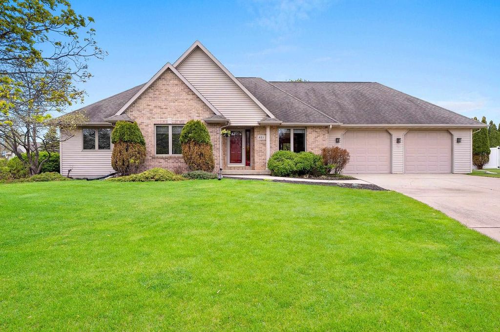 Photo of 821 Ash STREET, Green Bay, WI 54313 (MLS # 50325542)