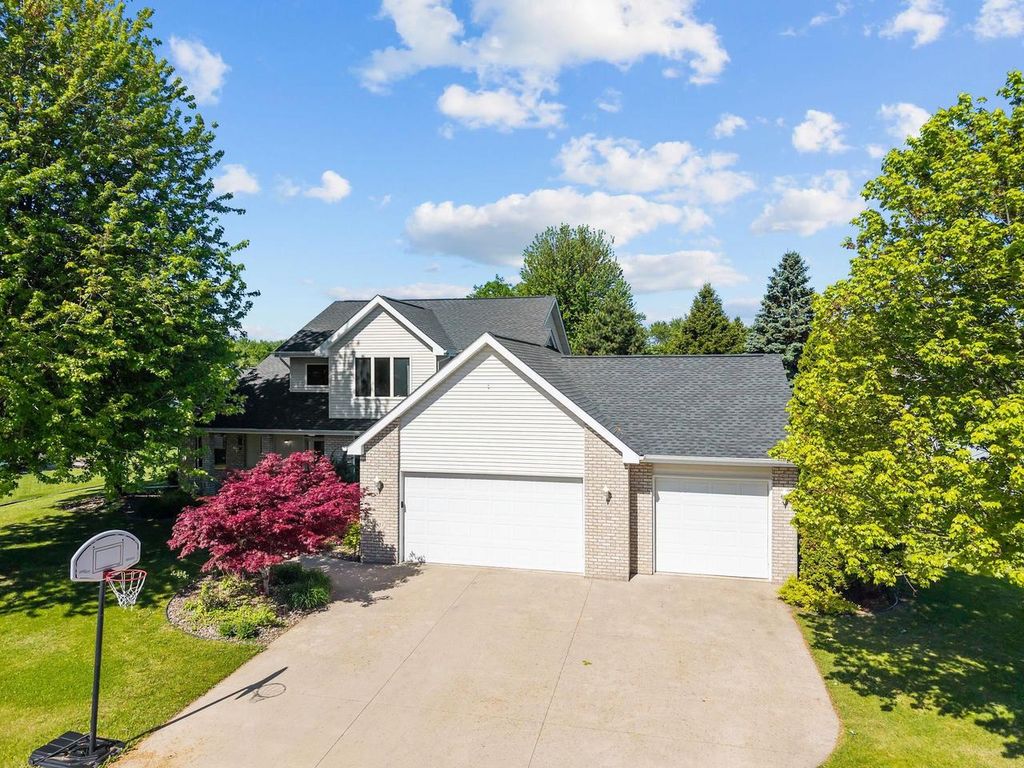 Photo of 3497 Rosenberry COURT, Appleton, WI 54914 (MLS # 50326596)