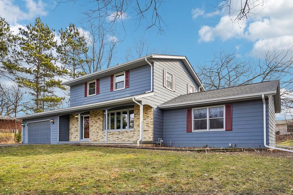 Photo of 1764 Oakview DRIVE, Stoughton, WI 53589 (MLS # 2016918)