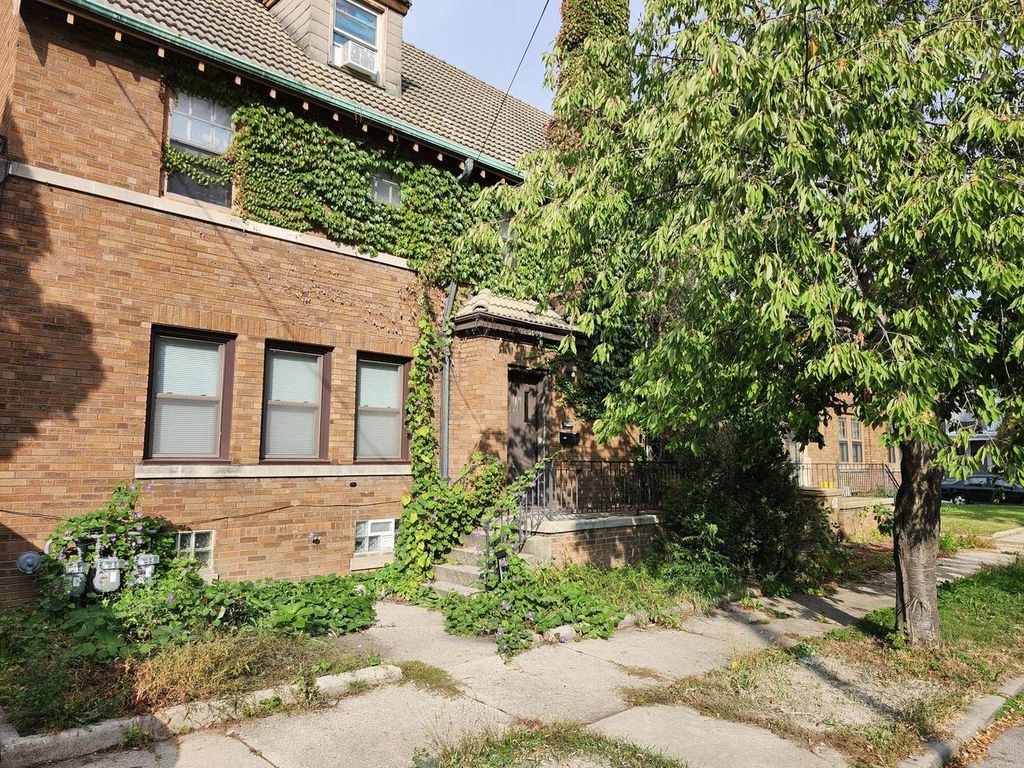 Photo of 5008 21st AVENUE, Kenosha, WI 53140 (MLS # 1939304)