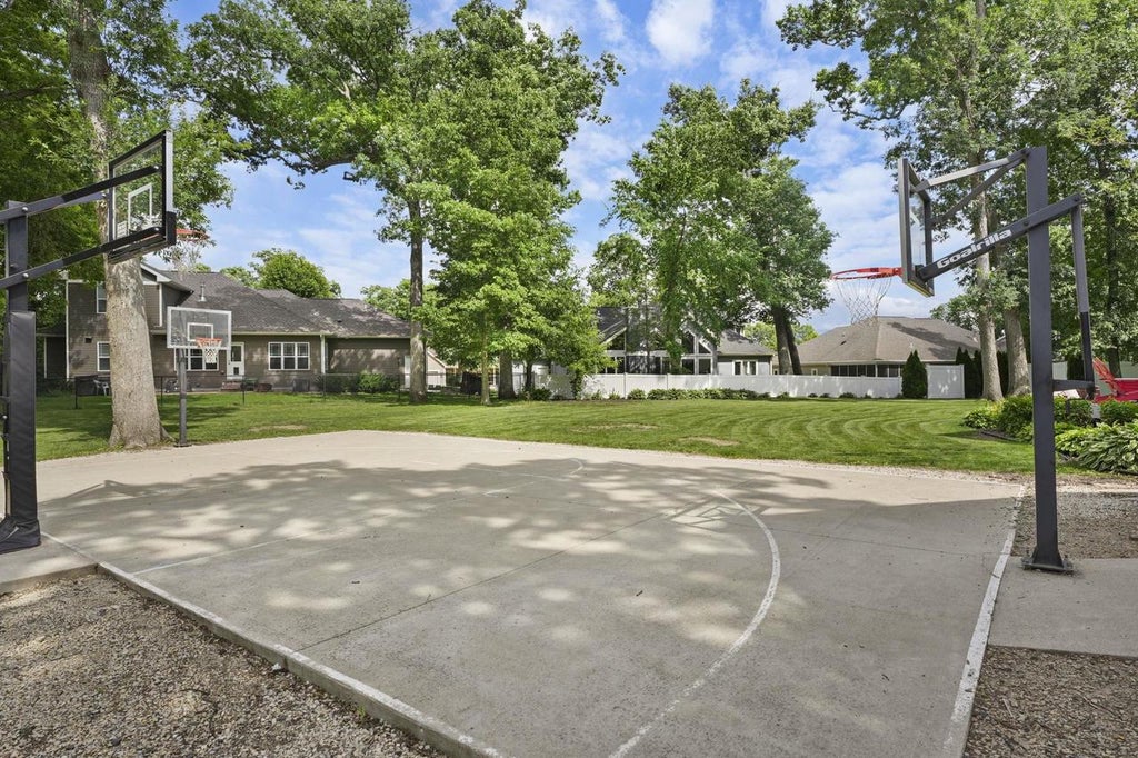 Photo of 5960 Oak Hollow DRIVE, Mcfarland, WI 53558 (MLS # 2024444)