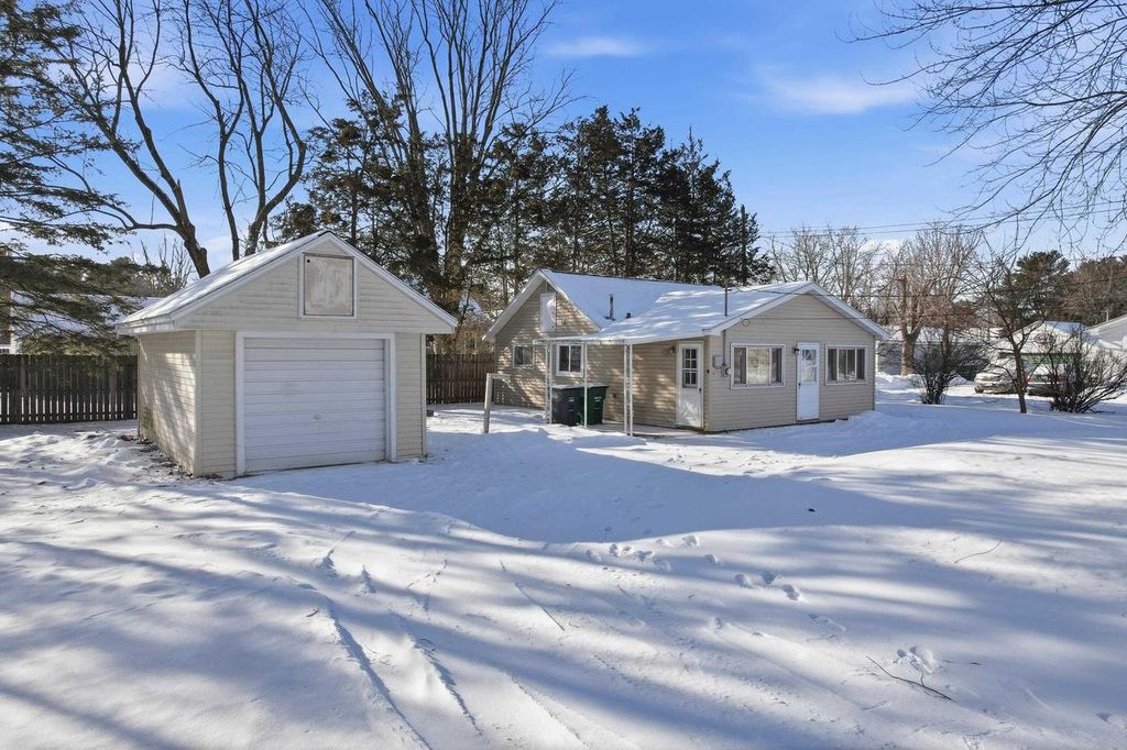 Photo of 440 Taylor AVENUE, Wisconsin Rapids, WI 54494 (MLS # 22600268)