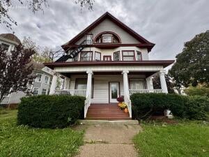 Photo of 2109 Washington AVENUE #LF, Racine, WI 53403 (MLS # 1983496)