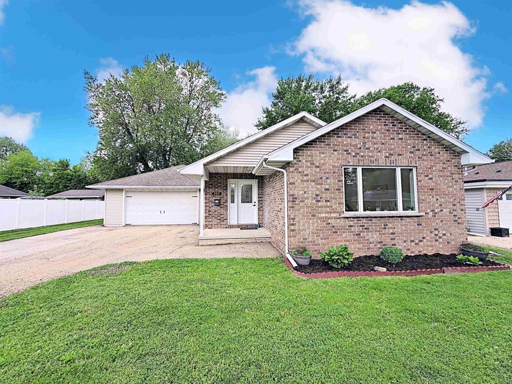 Photo of 840 Gross AVENUE, Green Bay, WI 54304 (MLS # 50326257)