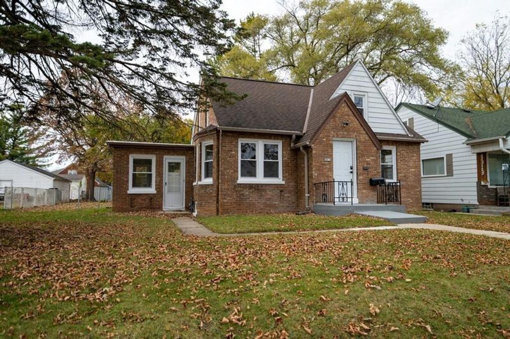 Photo of 4915 N 72nd STREET, Milwaukee, WI 53218 (MLS # 1941803)