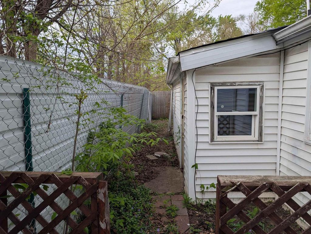 Photo of 2006 Dewey AVENUE, Beloit, WI 53511 (MLS # 2022295)