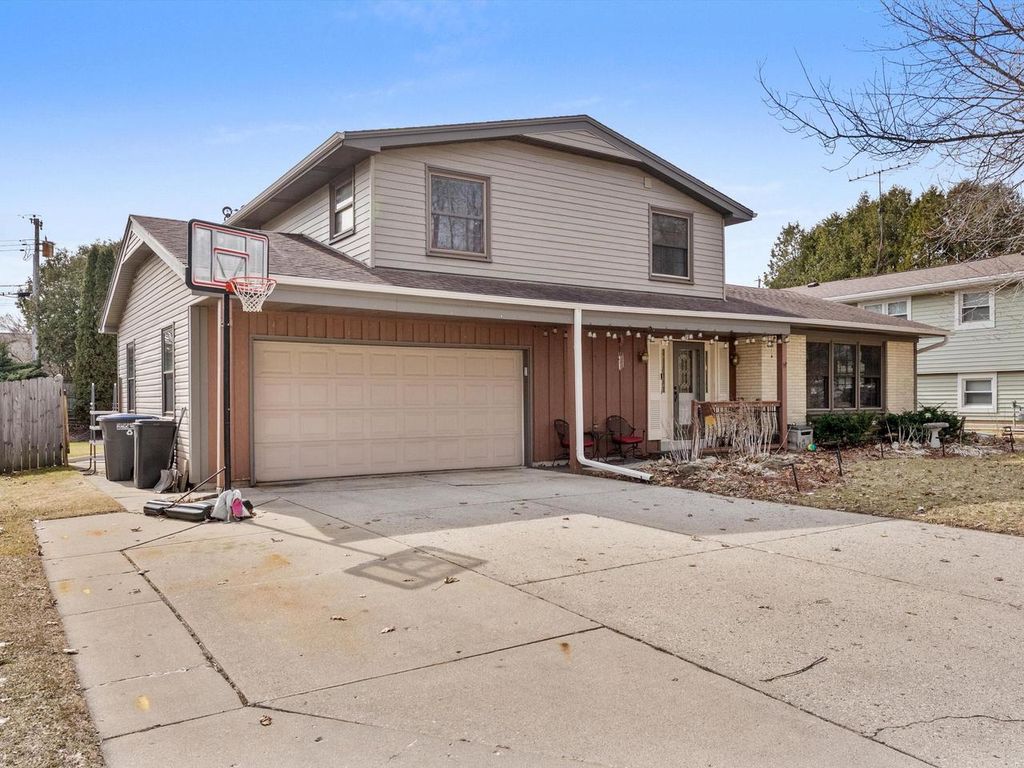 Photo of 3135 North AVENUE, Sheboygan, WI 53083 (MLS # 1953586)