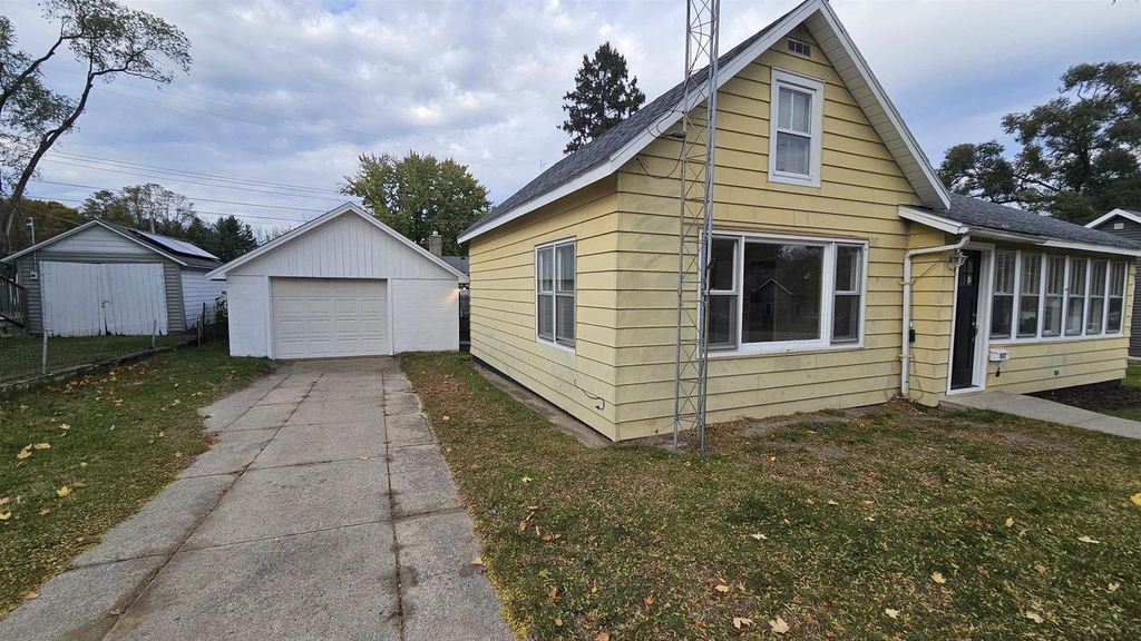 Photo of 807 W Franklin STREET, Portage, WI 53901 (MLS # 2011991)