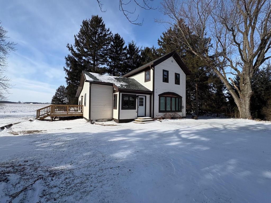 Photo of N6267 County Road P, Delavan, WI 53115 (MLS # 1947021)