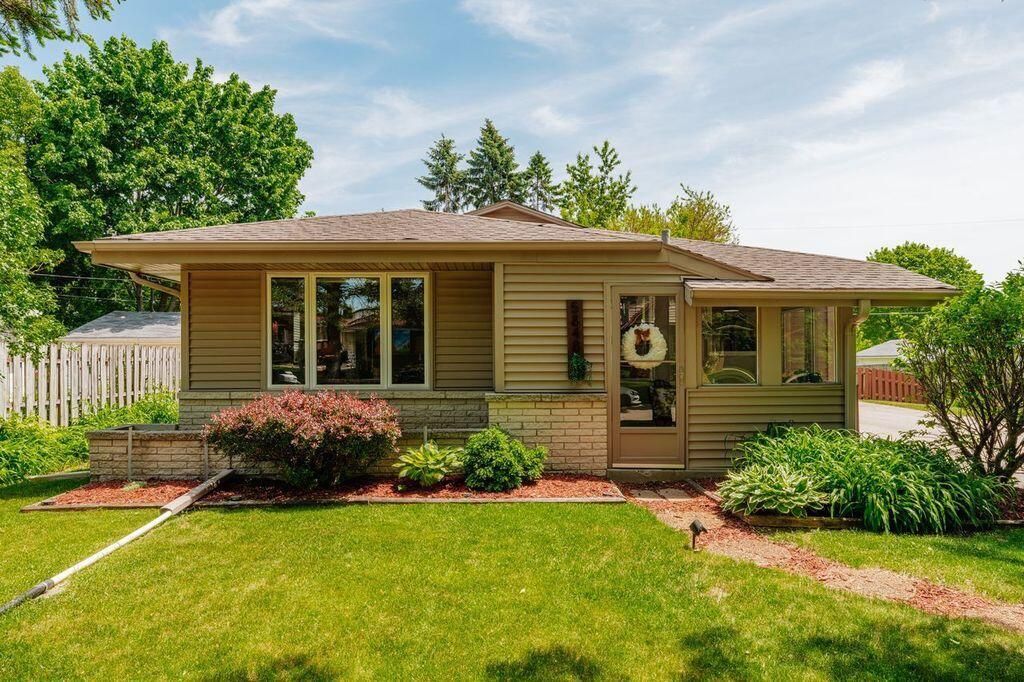 Photo of 5848 N 114th STREET, Milwaukee, WI 53225 (MLS # 1964949)